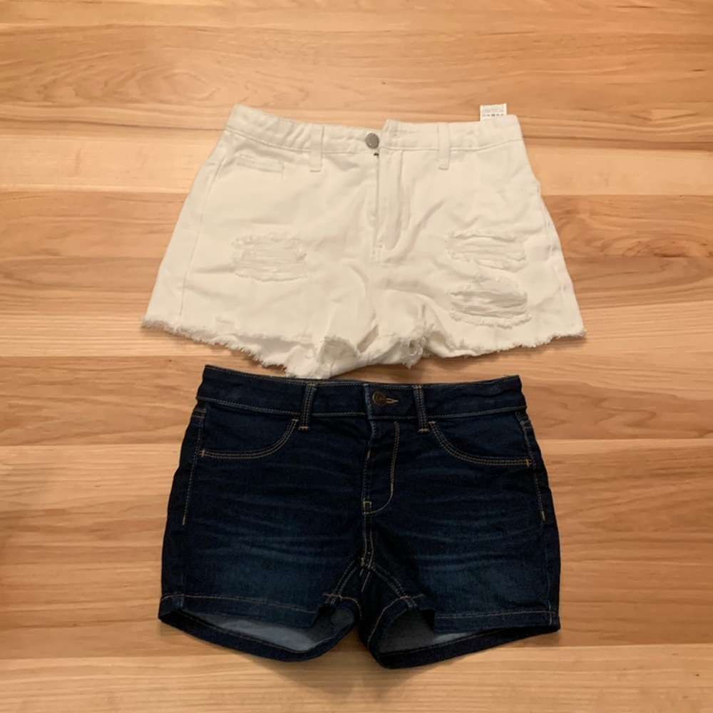 SMOKE FREE HOUSEHOLD. Jean shorts